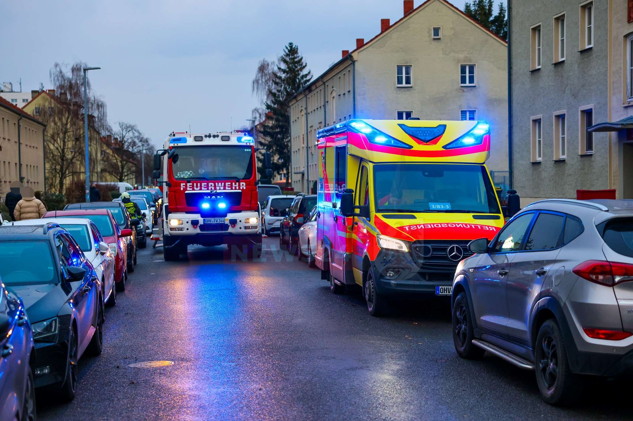 Rauchentwicklung im Badezimmer: Feuerwehr Hennigsdorf verhindert Wohnungsbrand