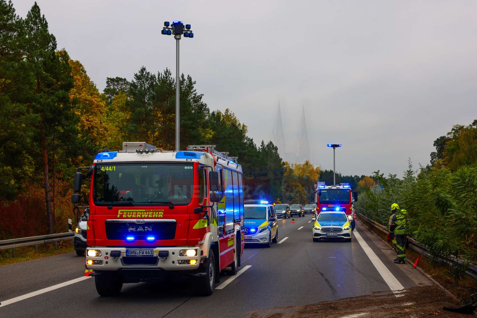 Verkehrsunfall auf der A111 bei Hennigsdorf – 56-jährige Autofahrerin verletzt, erheblicher Rückstau