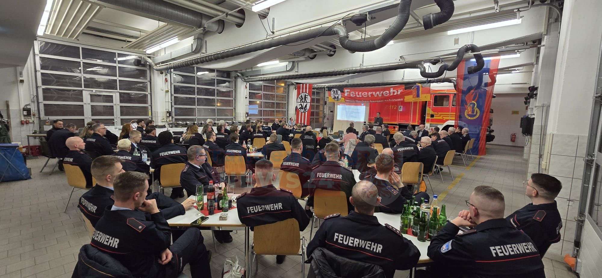 Zwischen „Schwarzem Freitag“ und Gänsehaut-Momenten: Feuerwehr Neuruppin zieht Bilanz eines extremen Jahres