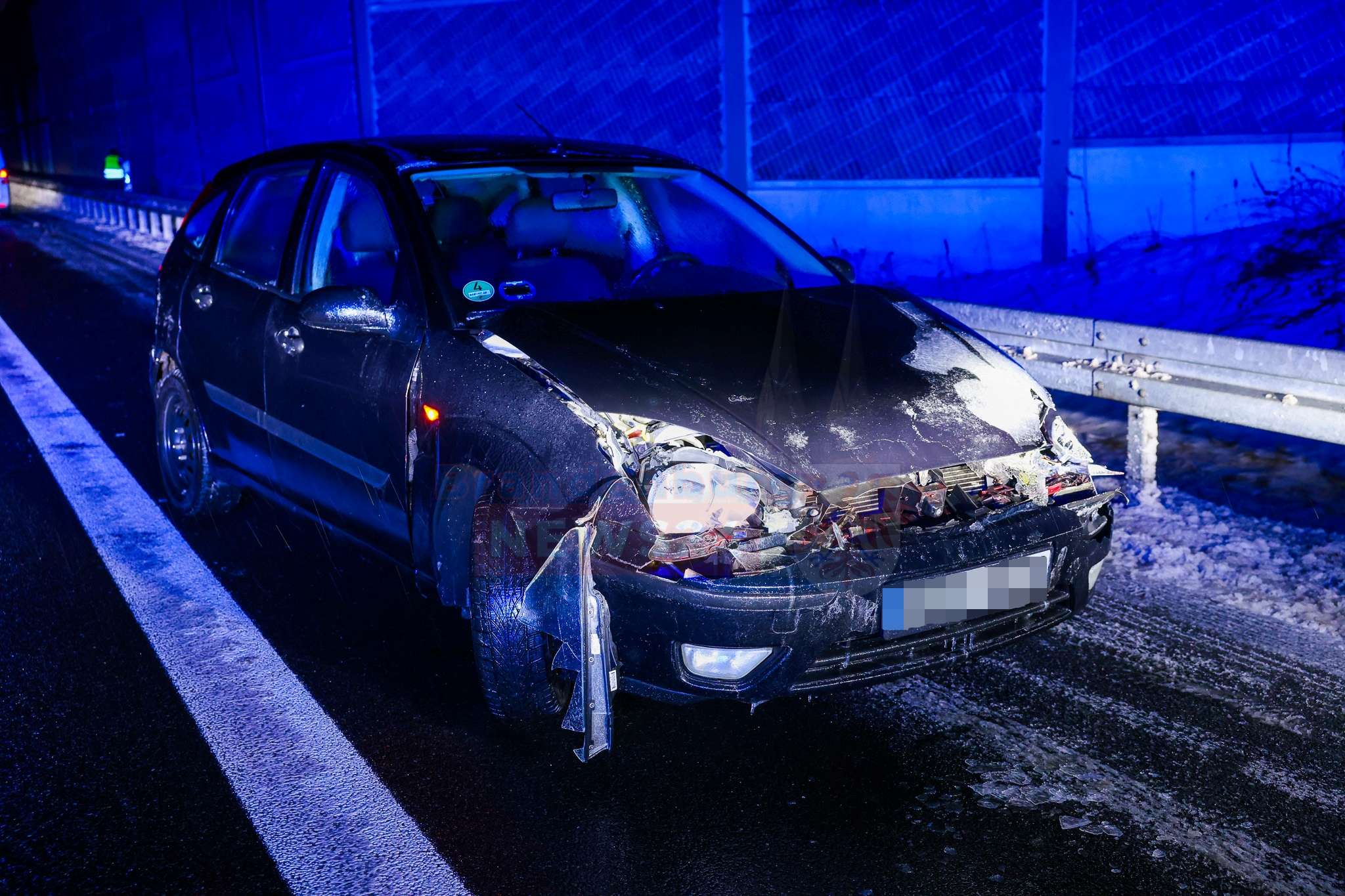 Zwei Verkehrsunfälle auf der A10 – Flüsterasphalt und Glätte als besondere Gefahr