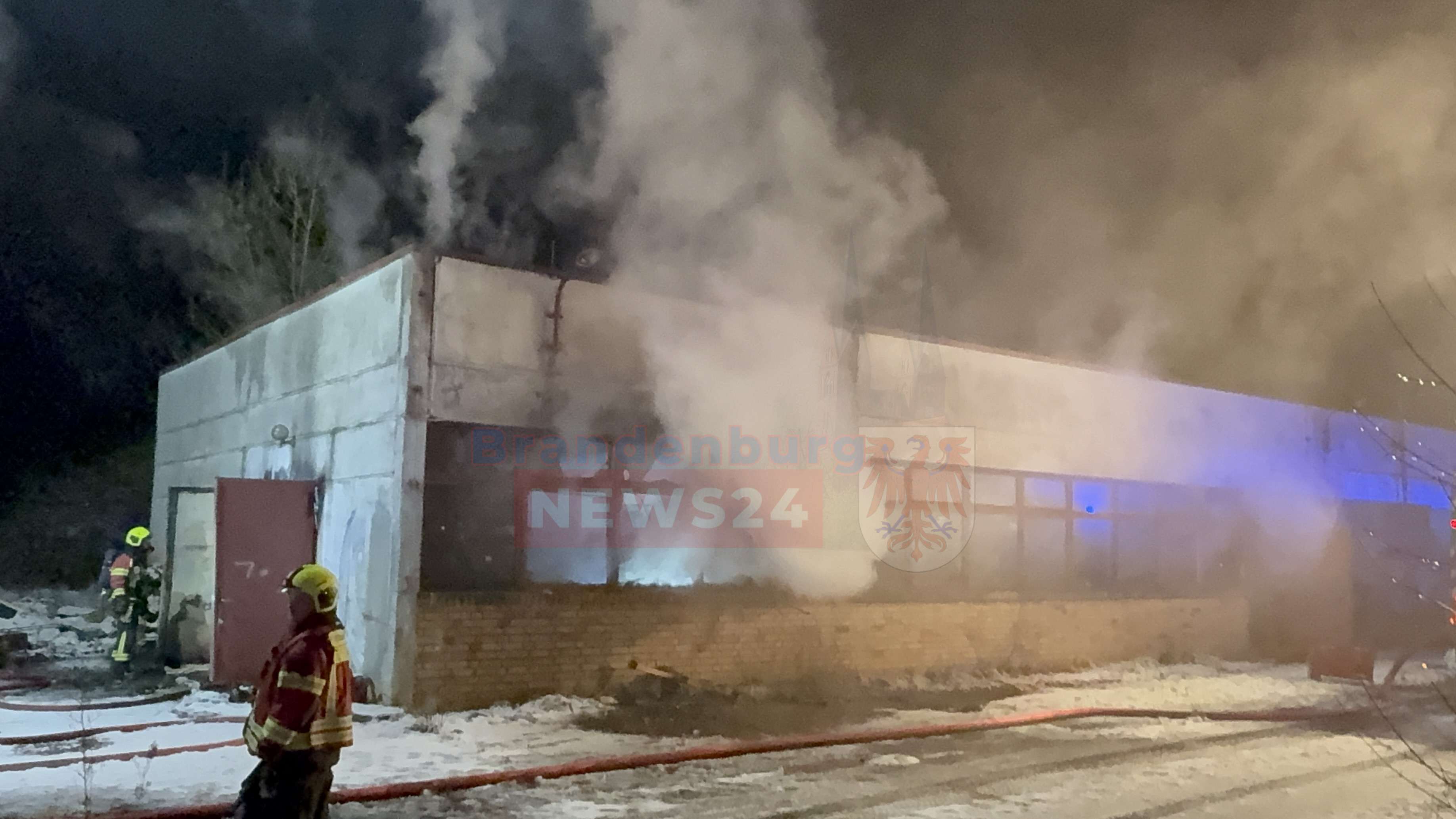 Erneuter Brand auf dem OTB-Gelände in Wittstock – Gasflaschen aus brennendem Gebäude geborgen