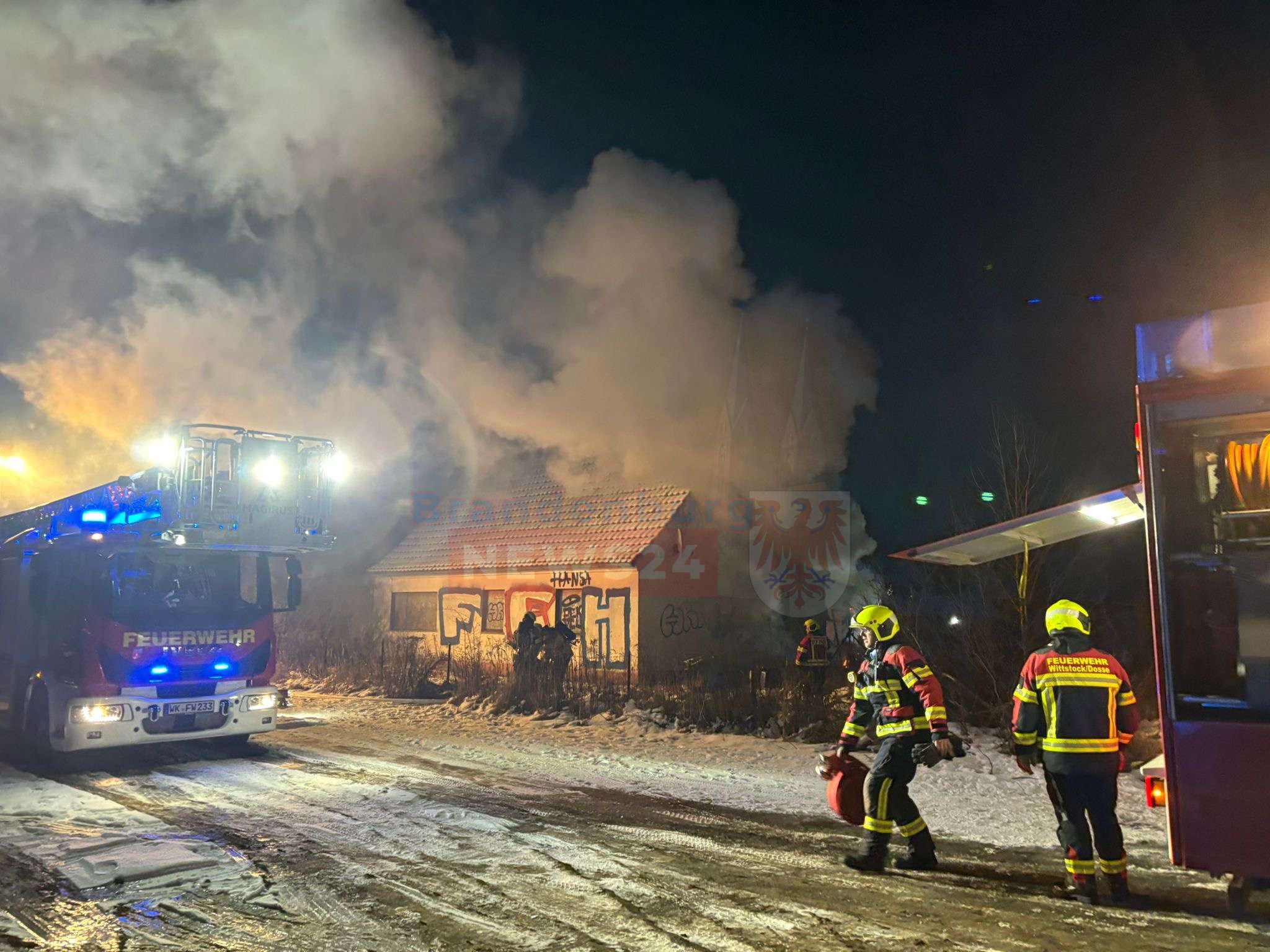 Einsatz statt Ehrungen: Wittstocker Feuerwehr rückt von Jahreshauptversammlung zu Gebäudebrand aus