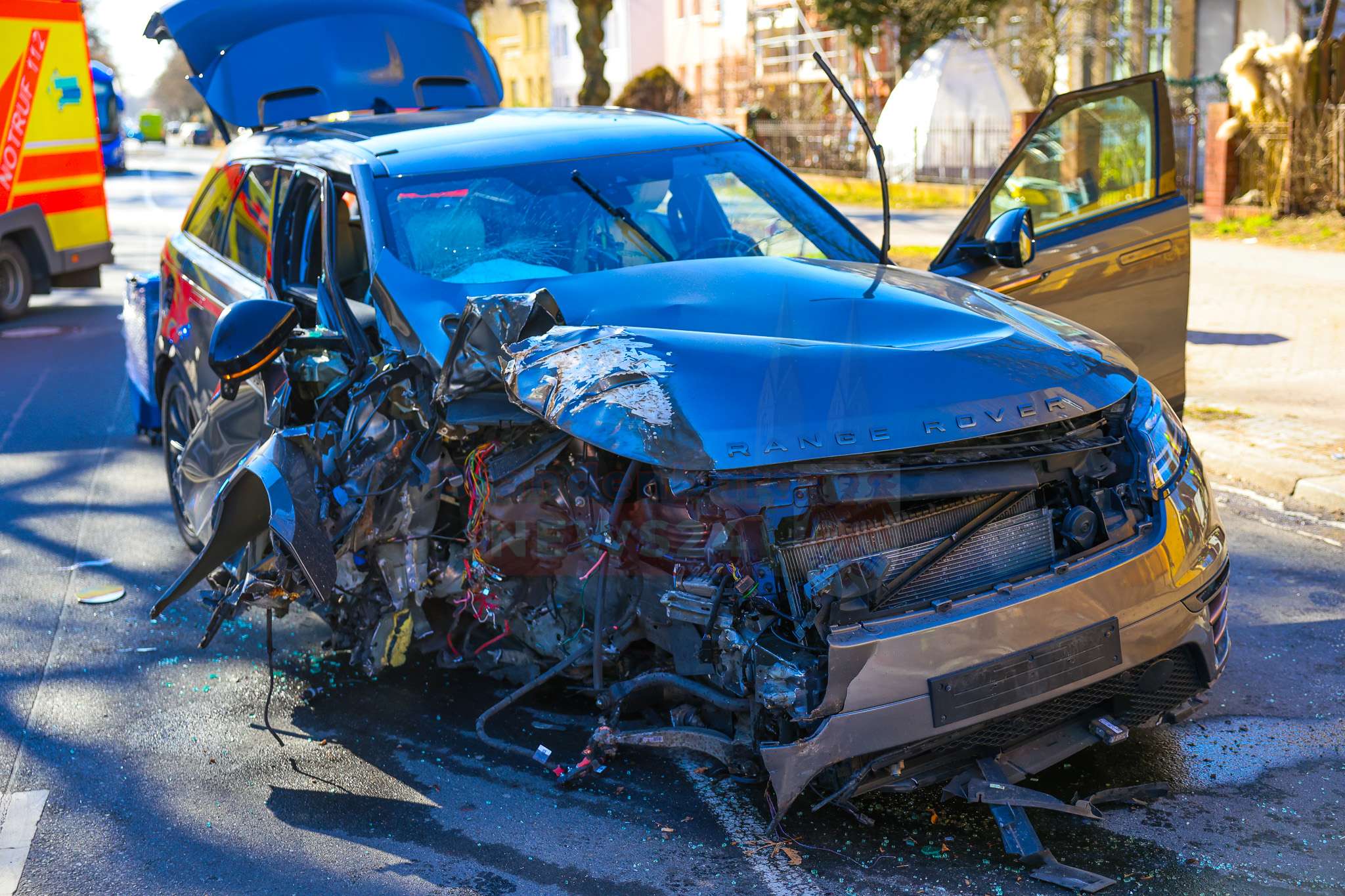 Schwerer Verkehrsunfall in Oranienburg – Fahrerin schwer verletzt