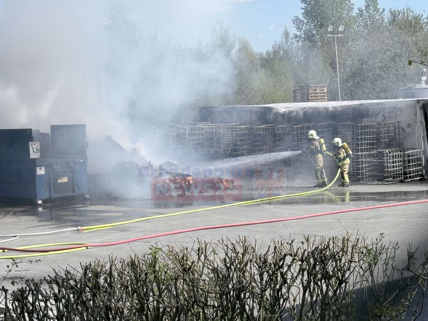 Feuerwehreinsatz in Fehrbellin: Brand an der Kakaofabrik sorgt für Straßensperrung