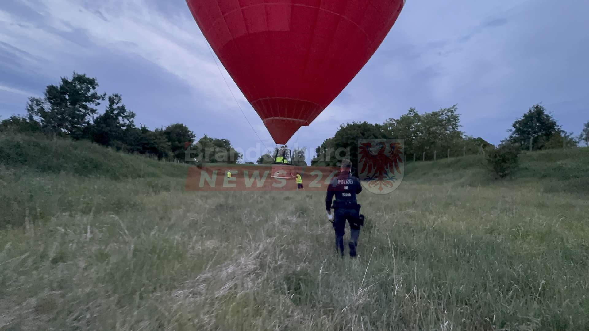 Professionelle Notlandung auf Klärwerksgelände: Alle Balloninsassen in Neuruppin unverletzt