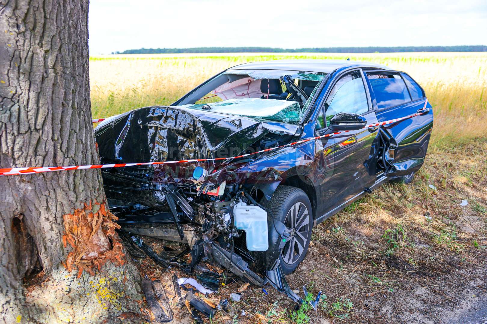 Schwerer Verkehrsunfall auf der L17 – Drei Jugendliche verletzt, Fahrer ohne gültige Fahrerlaubnis und unter Betäubungsmitteleinfluss