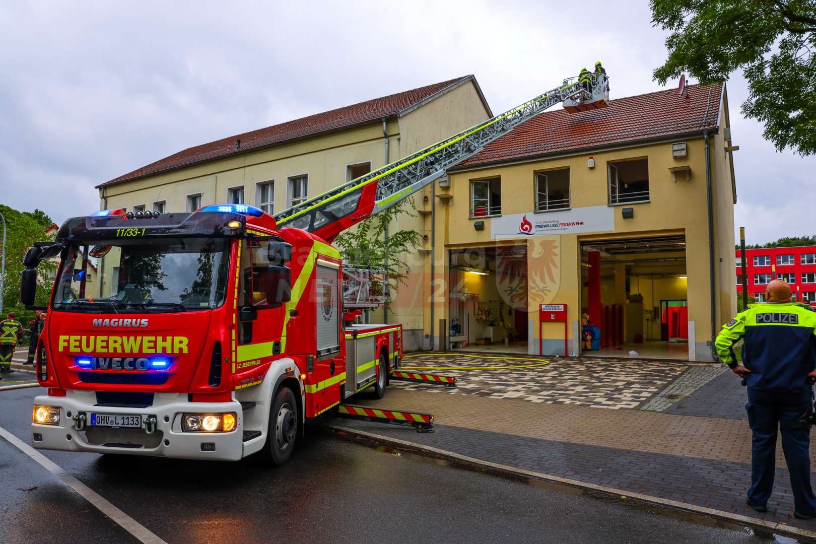 Brand in Feuerwache Schmachtenhagen: Küche gerät in Flammen – Kameraden müssen eigenes Gerätehaus löschen