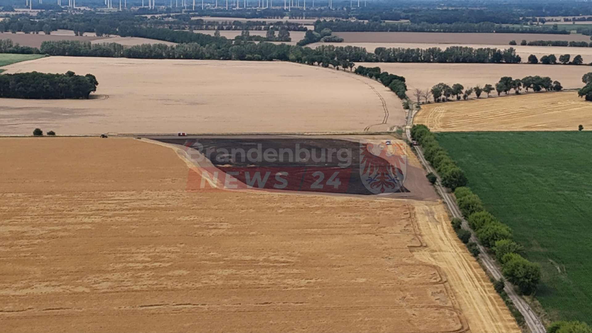 Schnelles Handeln verhindert Katastrophe: 8 Hektar Gerstenfeld im Amt Temnitz in Flammen