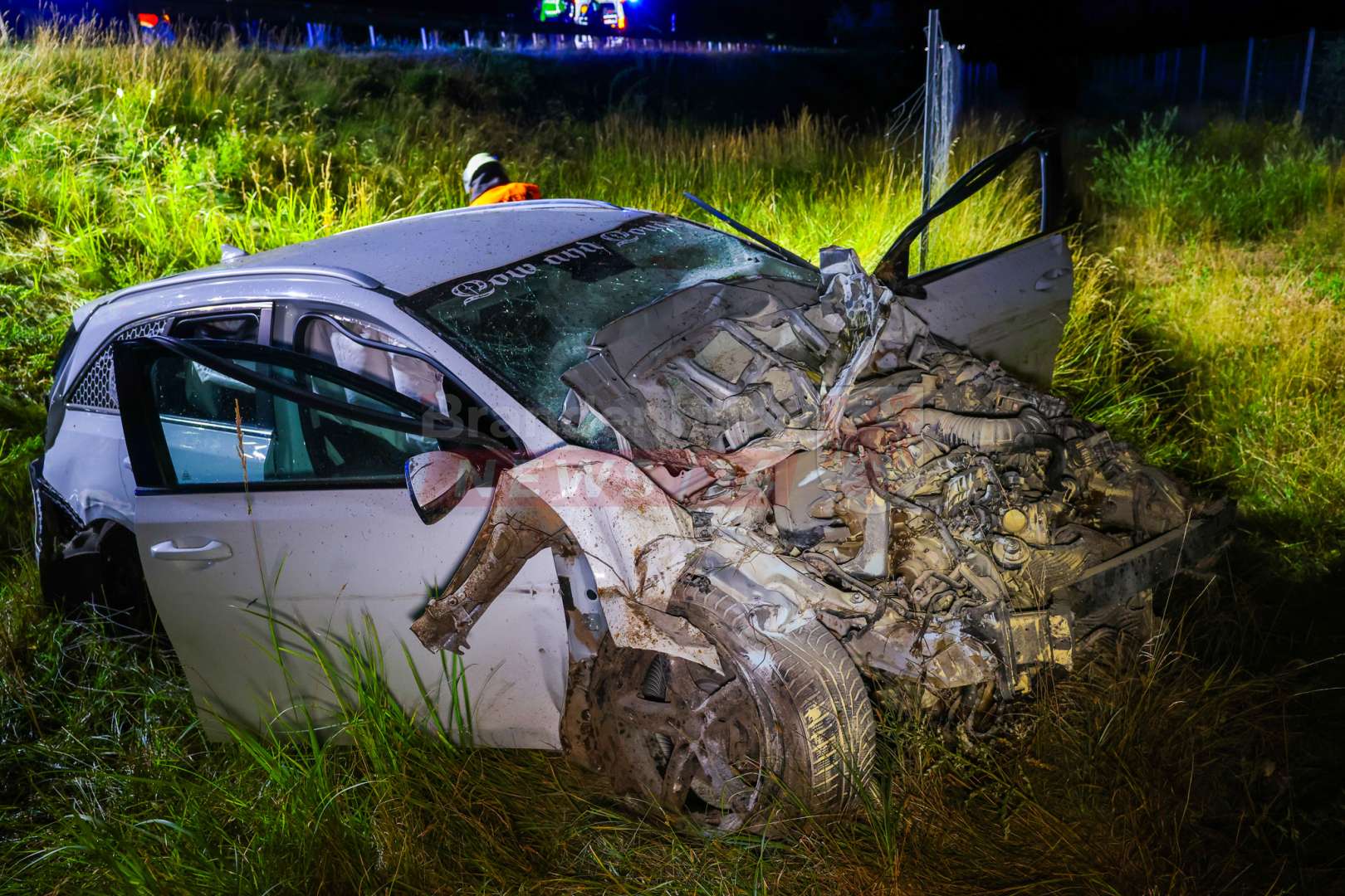 Verfolgungsfahrt mit über 200 km/h endet mit schwerem Unfall auf der A10 – 38-Jähriger schwer verletzt
