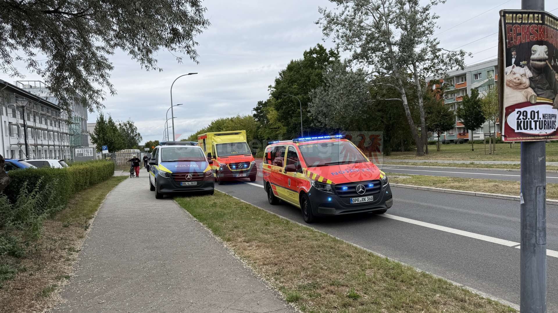 76-Jährige von Transporter erfasst – Straße zeitweise gesperrt