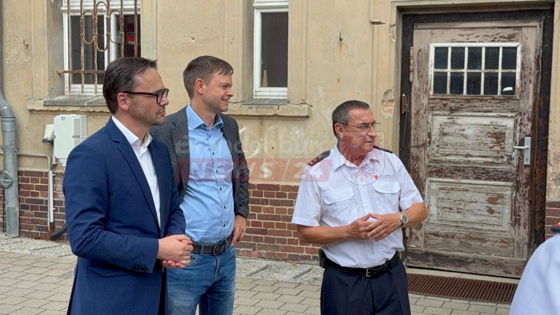 Führungsbeben bei der Feuerwehr Neuruppin: Stadtbrandmeister Jachnick tritt ab – Rathaus legt Fahrplan vor