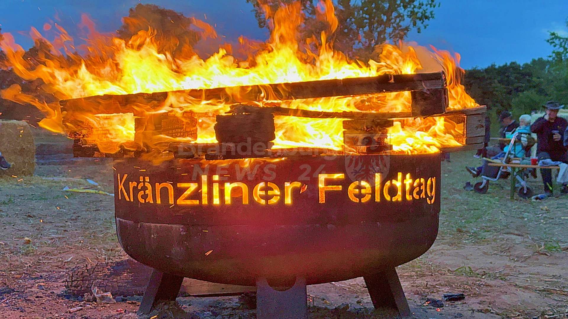 Dröhnende Motoren, Erntespaß und Gemeinschaft: So begeistert feierte Kränzlin den Feldtag 2026